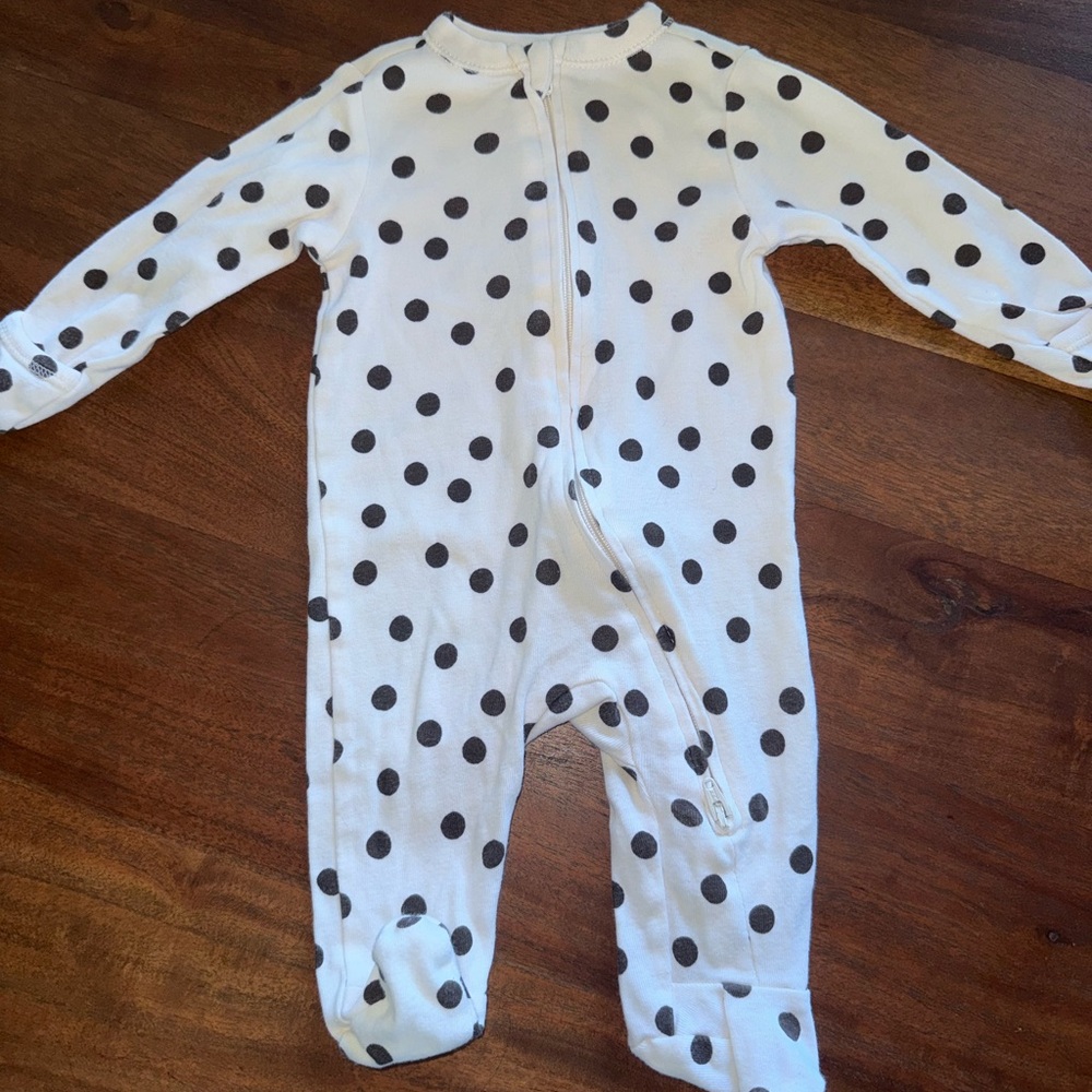 Old Navy Black and White‎ Polka Dot Footie